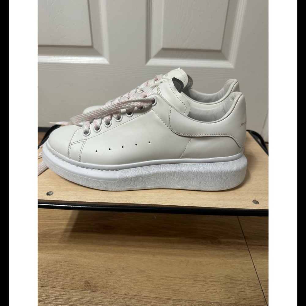 Alexander McQueen White Leather Platform Sneakers with Pink Laces